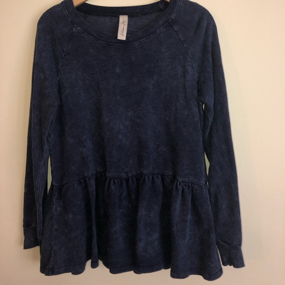 Allison Joy Tops - 🖤navy flowy top🖤